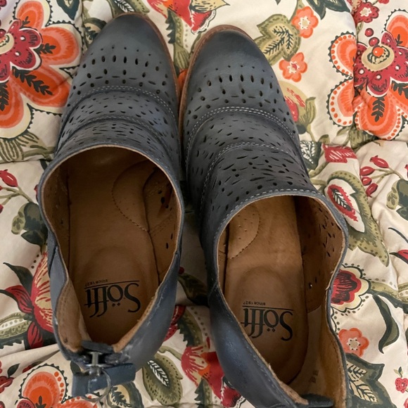 Sofft booties size 6.5- NWOT - Picture 7 of 8